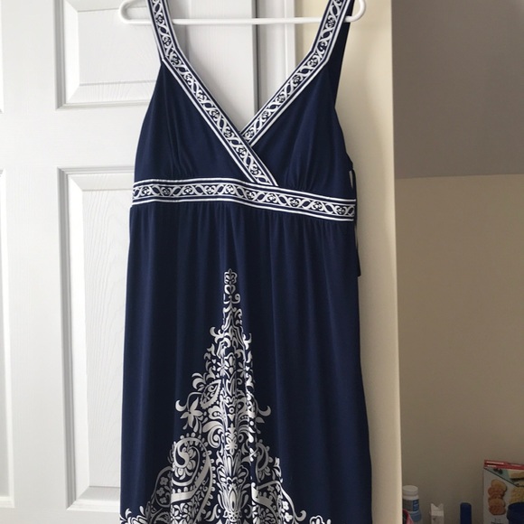 Dress - Picture 3 of 3
